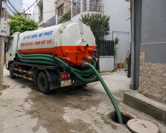 Xe bồn hút bể phốt chân không của alo247 tại  Phù Đổng