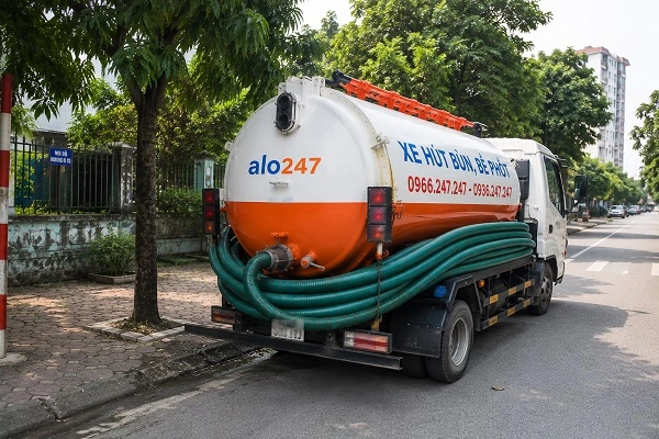 Xe bồn hút bể phốt chân không của alo247 tại Phúc Lộc