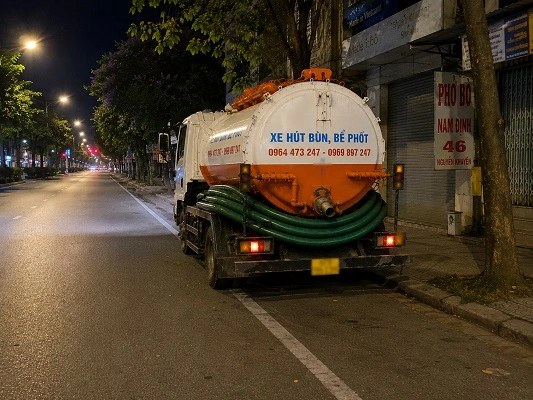 Xe bồn hút bể phốt chân không của alo247 tại Phúc Thịnh