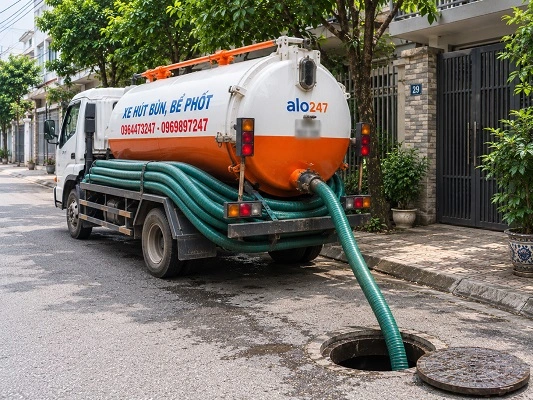 Xe bồn hút bể phốt chân không của alo247 tại Quảng Bị