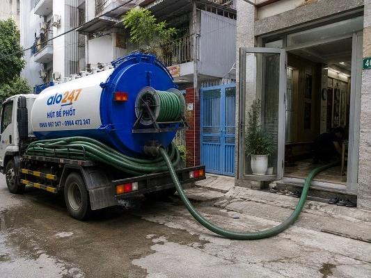 Xe bồn hút bể phốt chân không của alo247 tại Quang Minh
