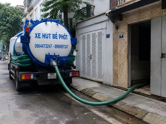 Xe bồn hút bể phốt chân không của alo247 tại Sơn Đồng