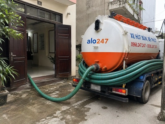 Xe bồn hút bể phốt chân không của alo247 tại Suối Hai