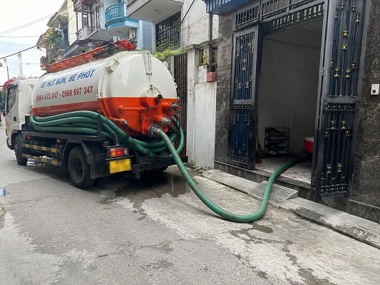 Xe bồn hút bể phốt chân không của alo247 tại Tây Phương