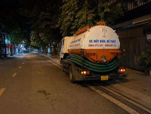 Xe bồn hút bể phốt chân không của alo247 tại Thiên Lộc