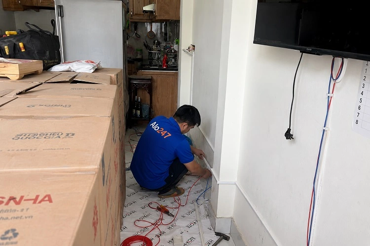 Thợ alo247 đi lại đường điện dân dụng tại Hoàng Liệt