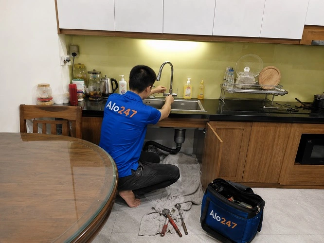 Thợ alo247 sửa vòi nước bồn rửa bát tại Thượng Cát
