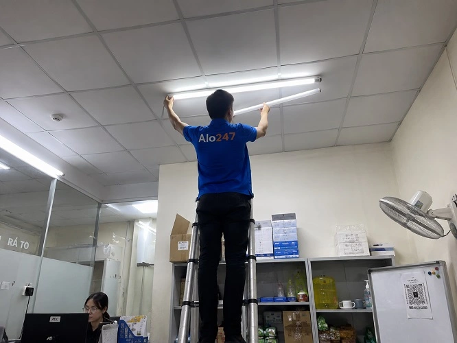 Thợ alo247 thay bóng đèn tận nơi