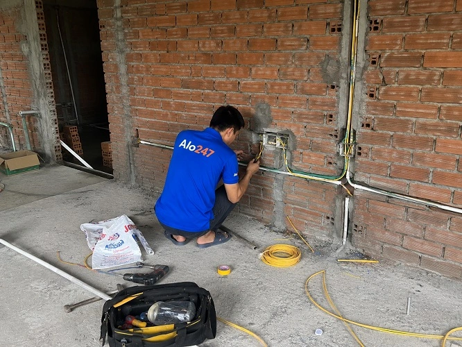 Thợ alo247 thi công hệ thống điện tại Xuân Đỉnh