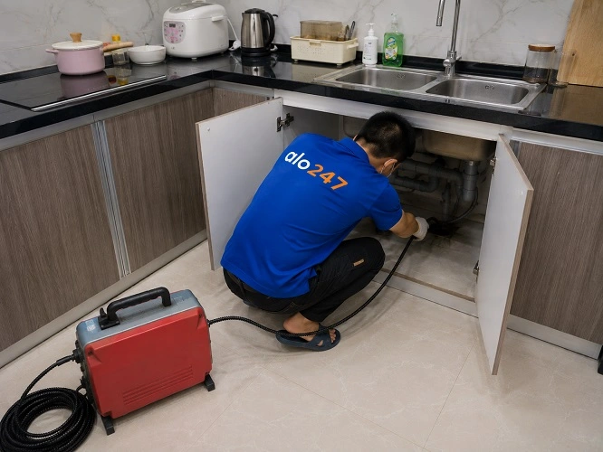 Thợ alo247 thông tắc bồn rửa bát chuyên nghiệp tại Bát Tràng
