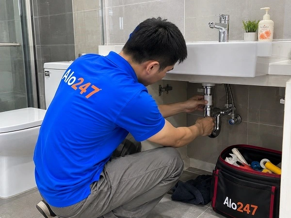 Alo247 dịch vụ sửa chữa đường ống nước tận nơi tại Long Biên