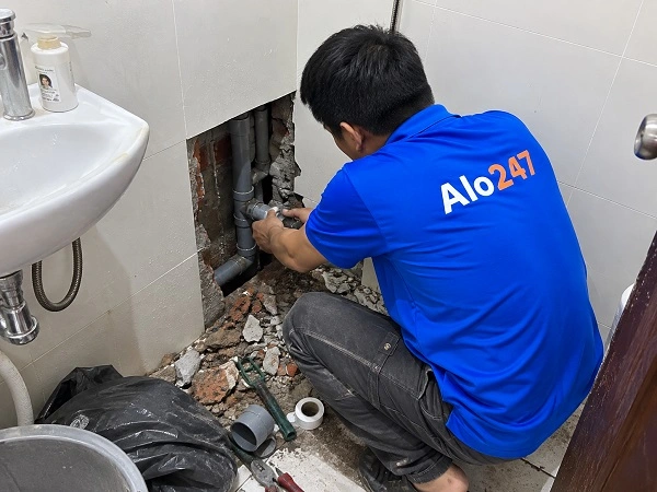 Alo247 dịch vụ sửa chữa đường ống nước tận nơi tại Ngọc Hồi