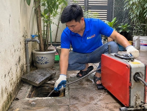 Thợ alo247 khơi thông dòng chảy ống dẫn nước thải sinh hoạt