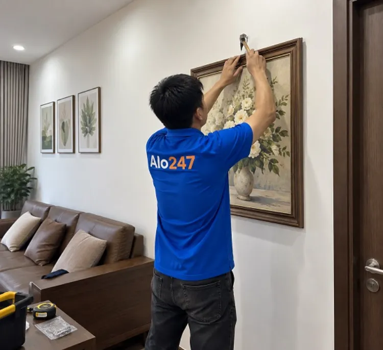 thợ alo247 treo tranh theo yêu cầu