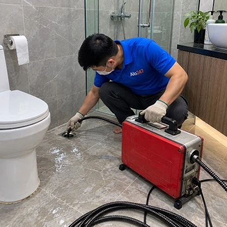 Thợ Alo247 thông tắc cống tại phố Đại La Hà Nội